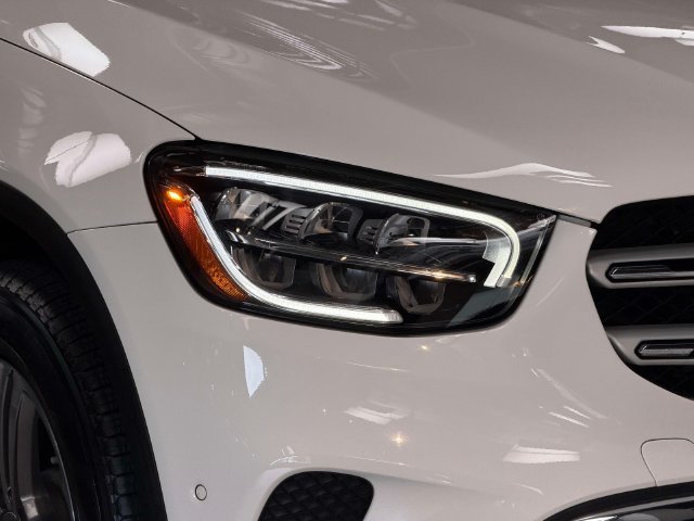 Certified Used 2022  Mercedes-Benz GLC 300 image 9