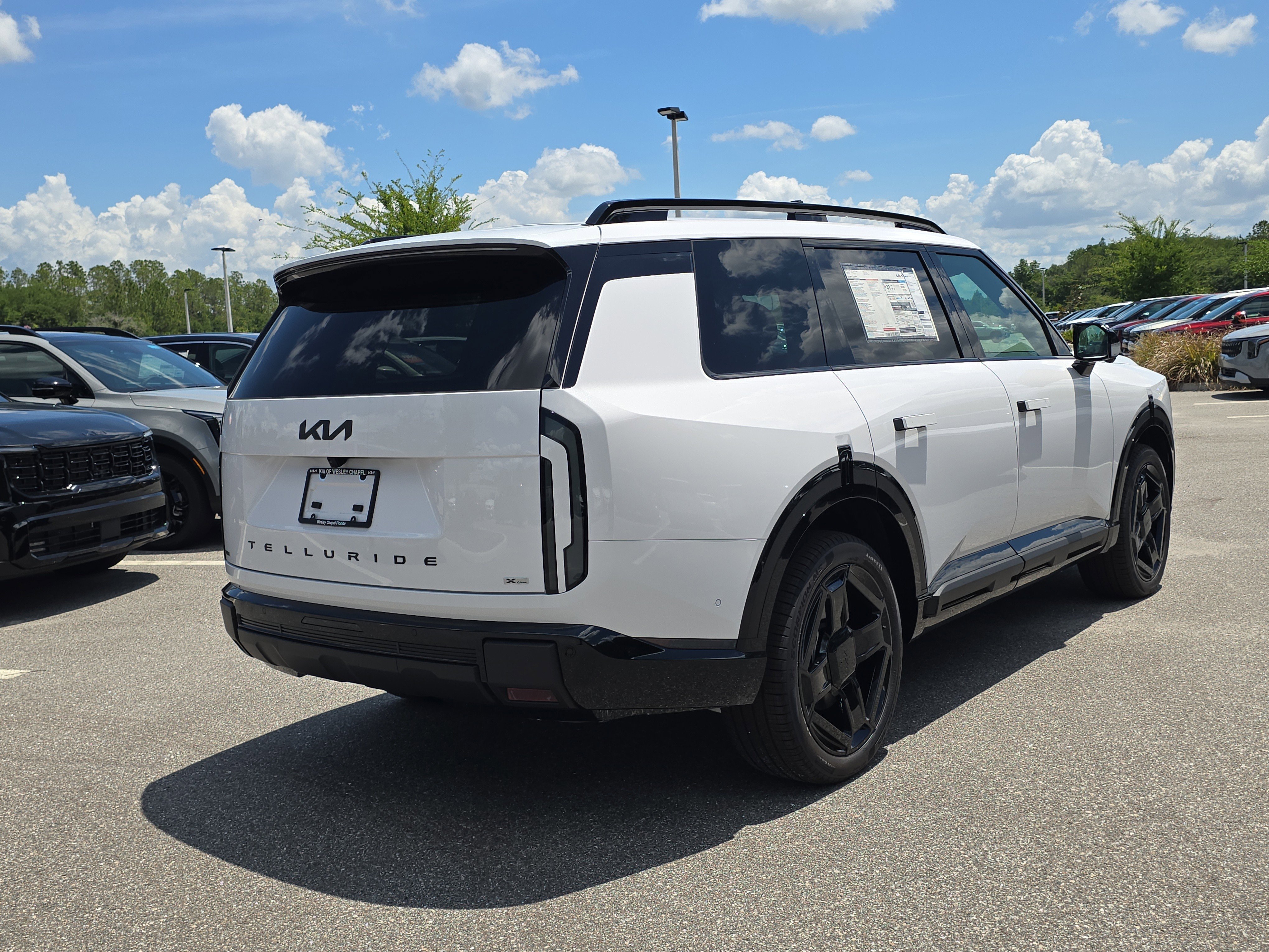 New 2027 Glacial White Pearl Kia X-LINE SX image 8