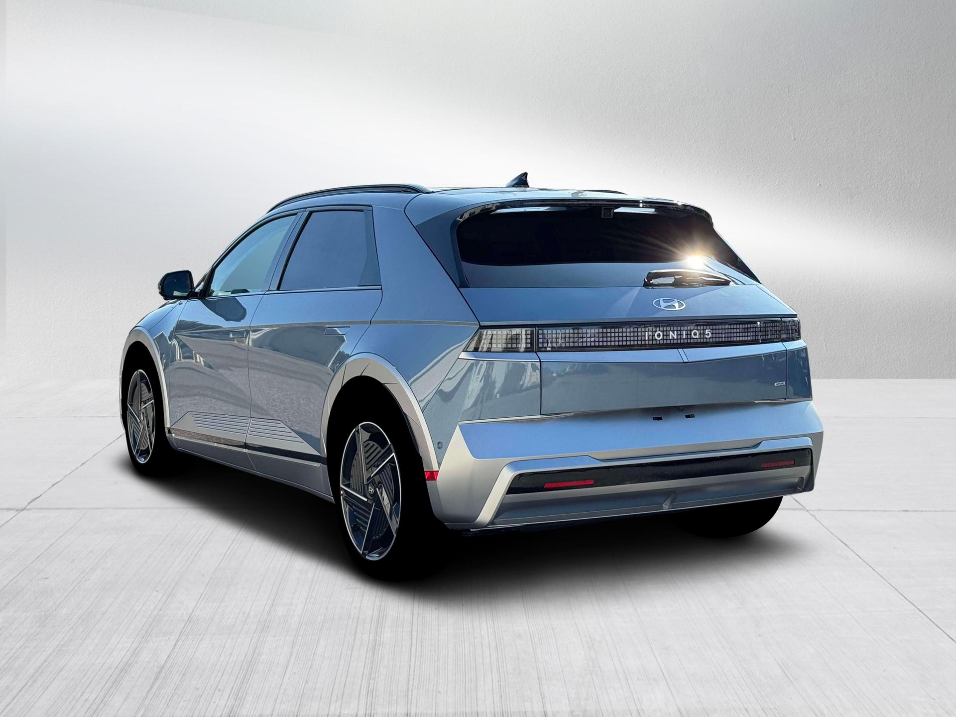New 2026 Lucid Blue Hyundai Limited image 5