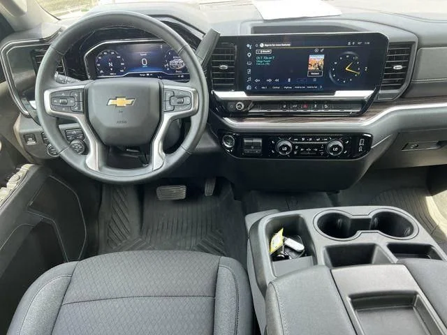 Used 2025 Summit White Chevrolet LT image 25