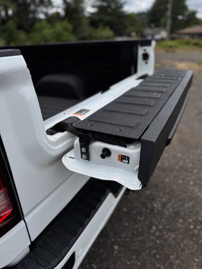 Used 2022 Summit White GMC AT4 image 13