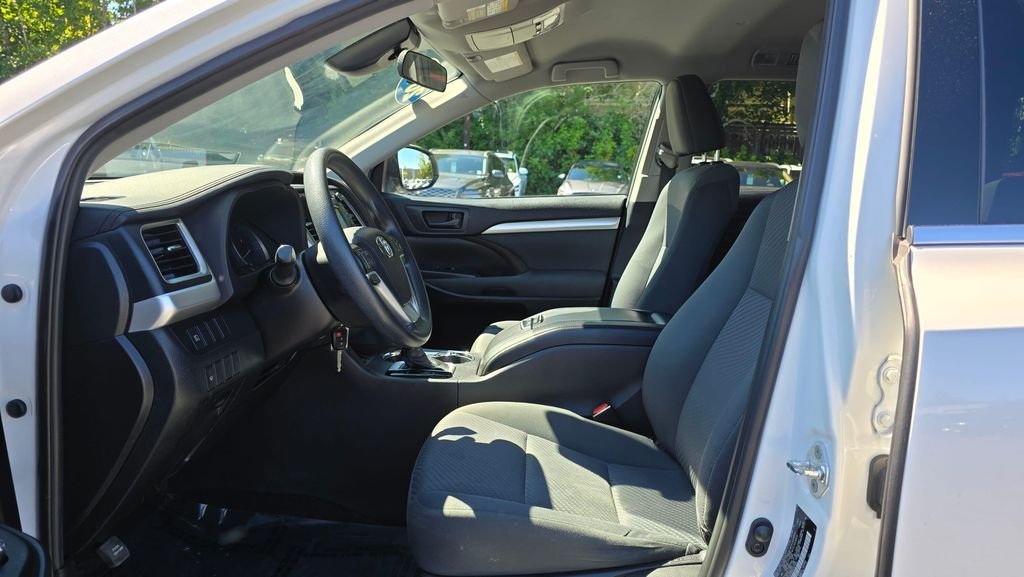 Used 2019 Blizzard Pearl Toyota LE image 21