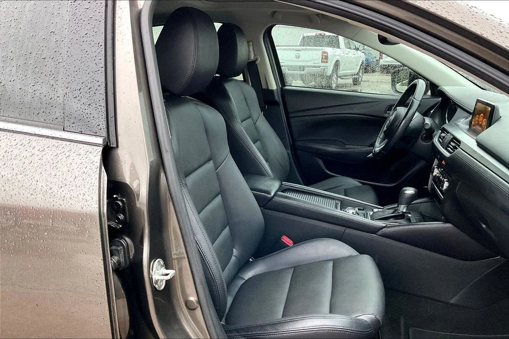 Used 2017 Silver Mazda Touring image 30