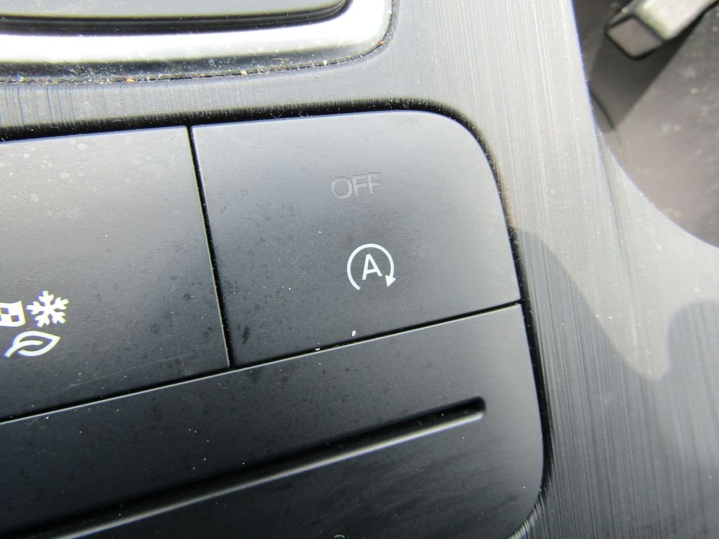 Used 2022 White Ford S image 8