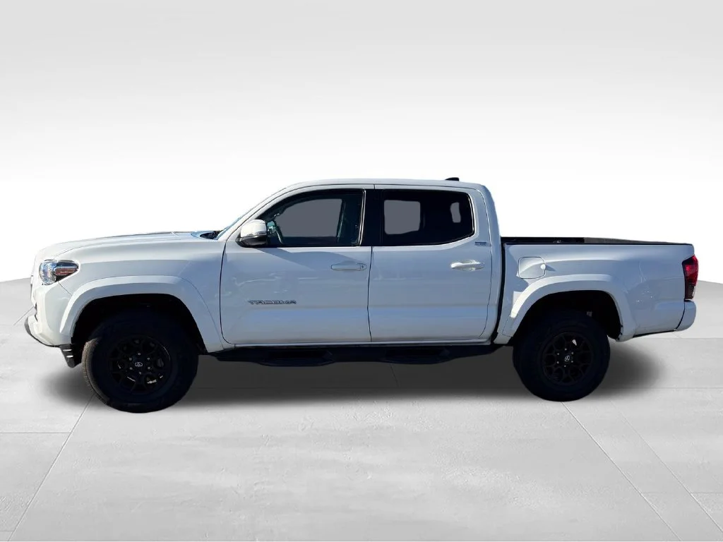 Used 2022 White Toyota SR5 image 2