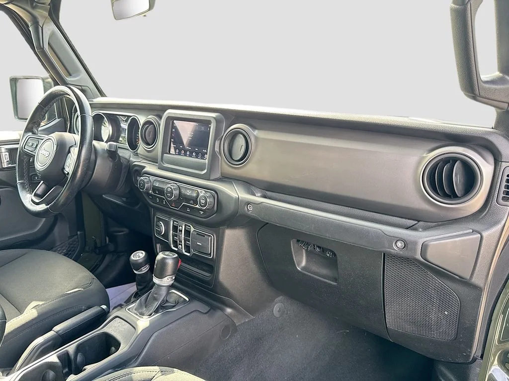 Used 2021 Green Jeep Willys image 35