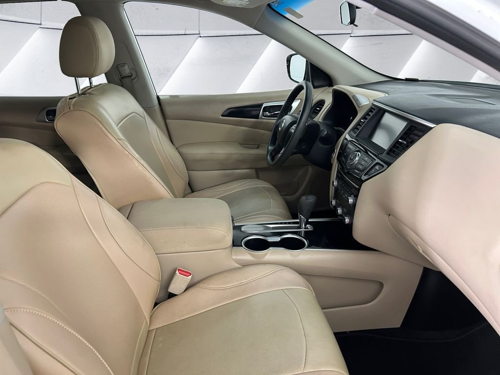 Used 2017 White Nissan S image 13