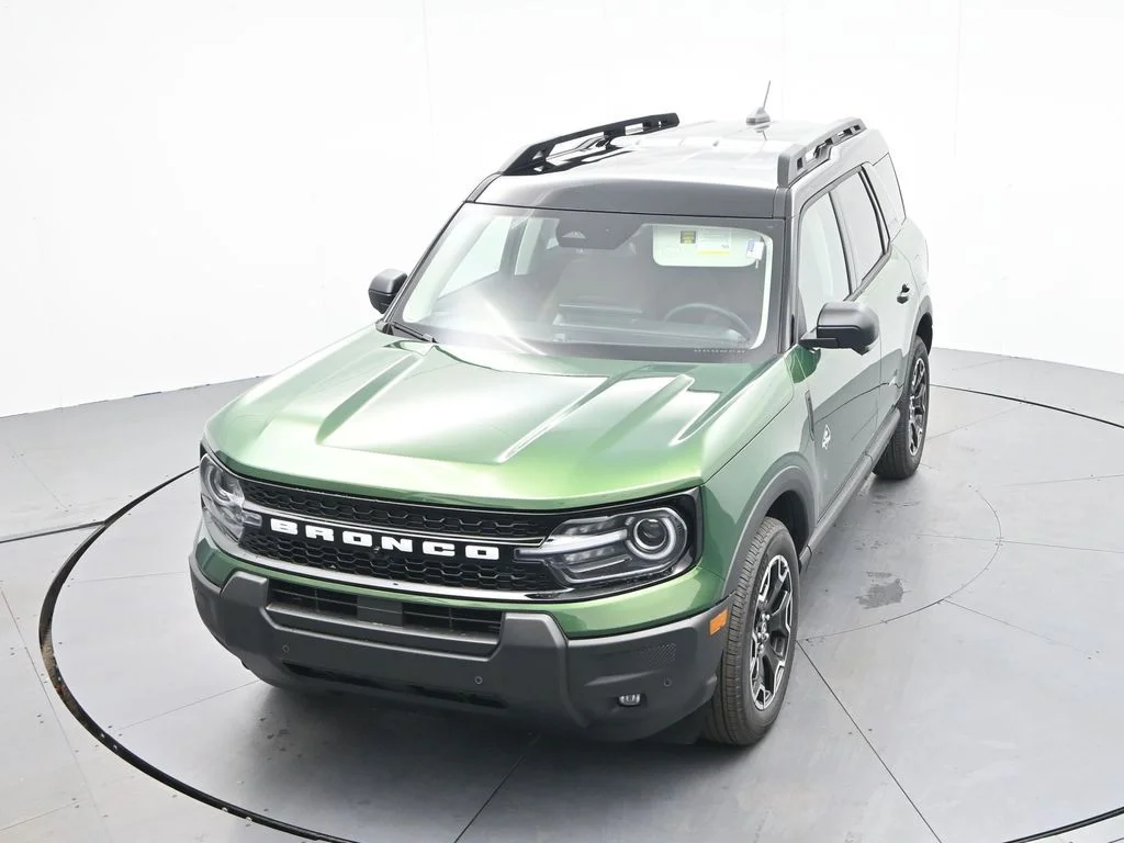New 2025 Eruption Green Metallic Ford Outer Banks® image 24