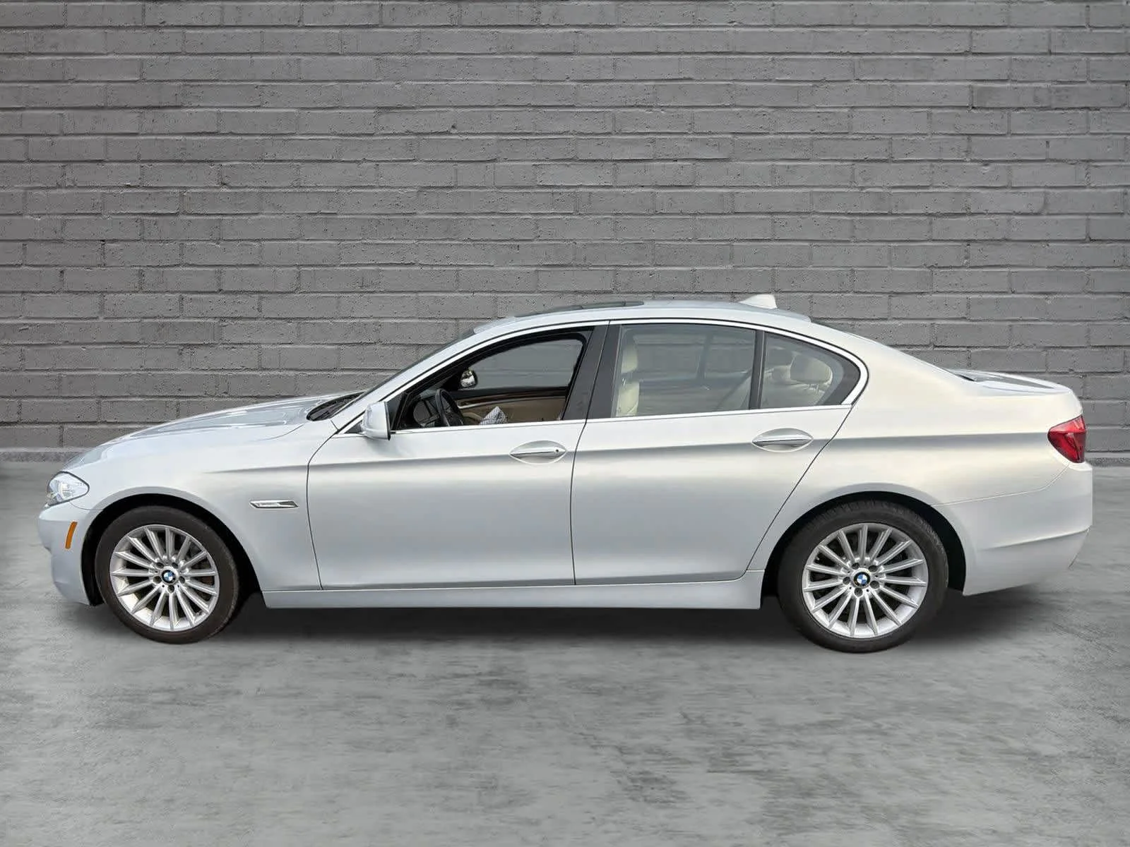 Used 2013 Silver BMW 535i xDrive image 4