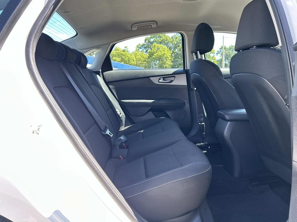Used 2021 White Kia LXS image 13