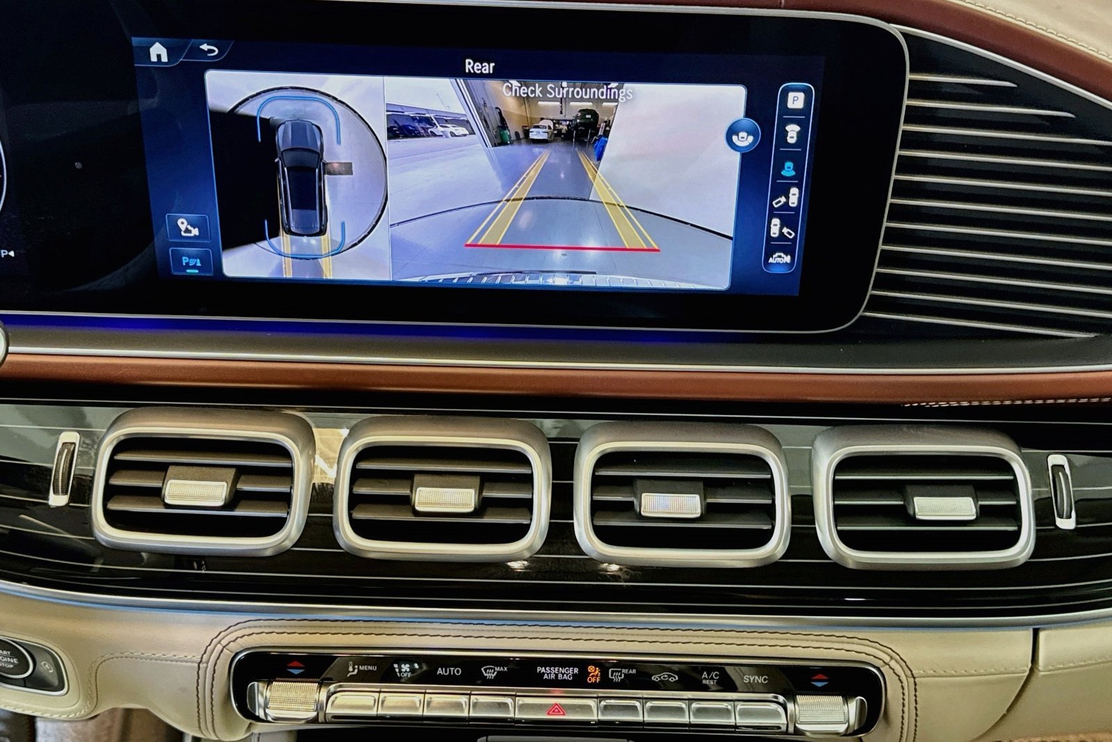 Used 2024 Obsidian Black Metallic Mercedes-Benz Maybach GLS 600 image 14