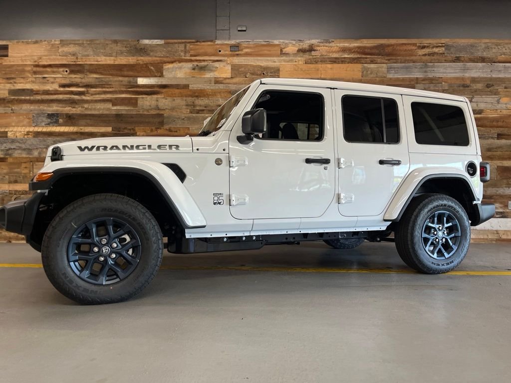 New 2026 Bright White Clear-Coat Exterior Paint Jeep 85th Anniversary Edition image 18