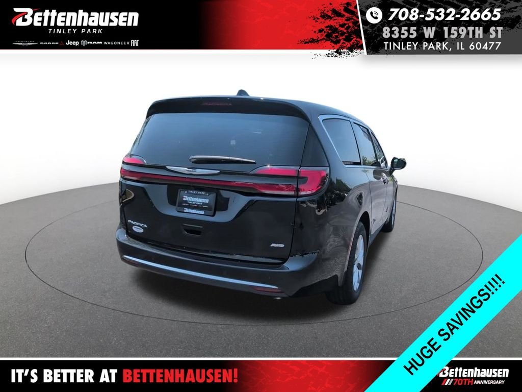 New 2026 Diamond Black Crystal Pearl-Coat Exterior Paint Chrysler Select image 5