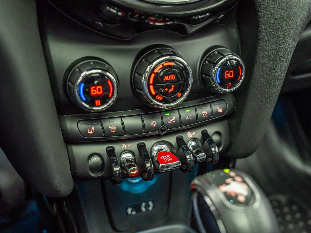 Used 2016 Deep Blue Metallic MINI  image 26