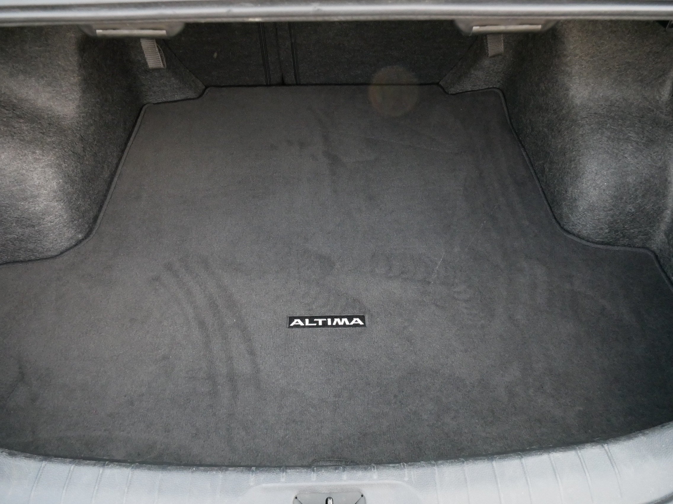 2025 Nissan Altima SV - Photo 18
