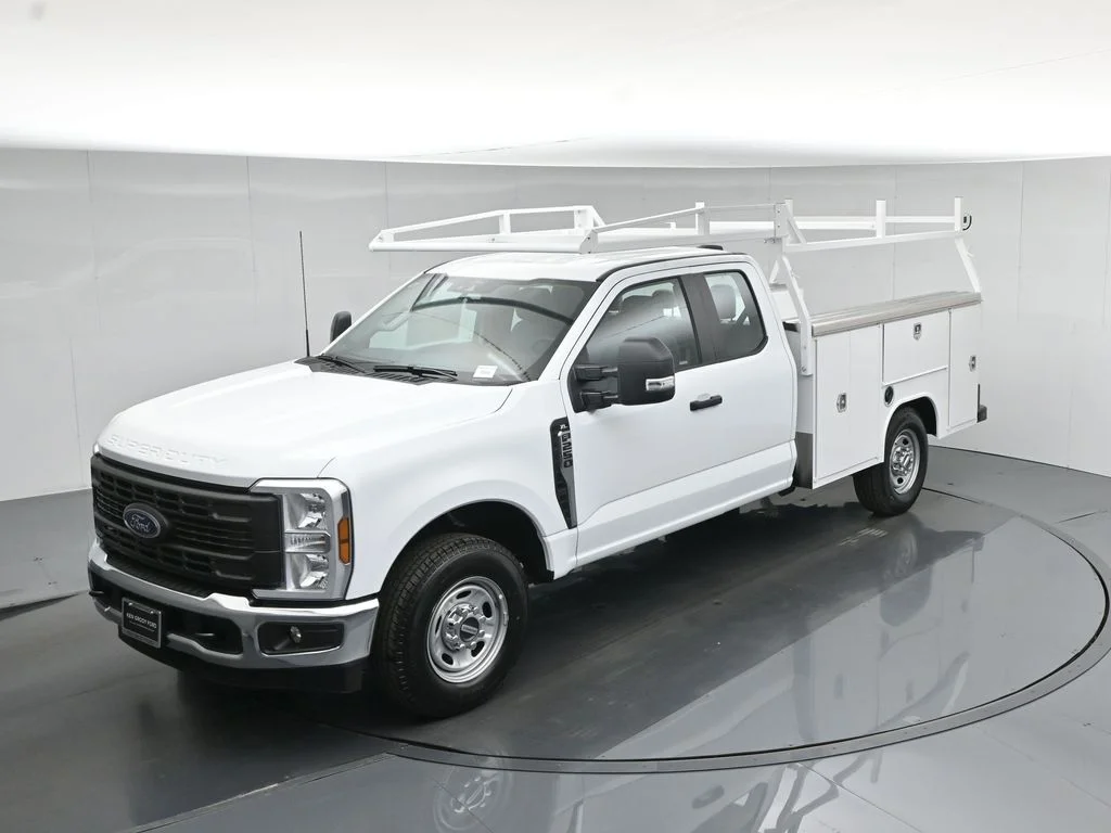 New 2026 Oxford White Ford XL image 41