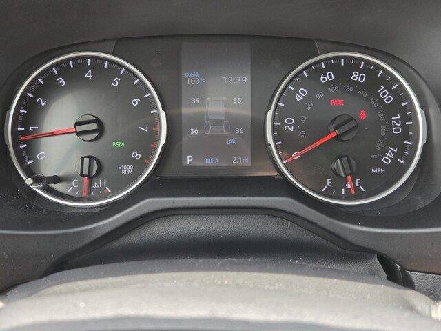 Used 2022 White Toyota XLE image 15