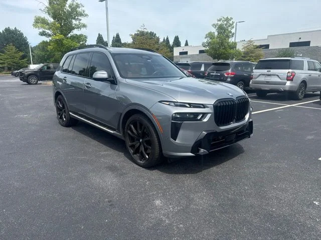 Used 2024 Gray BMW xDrive40i image 7