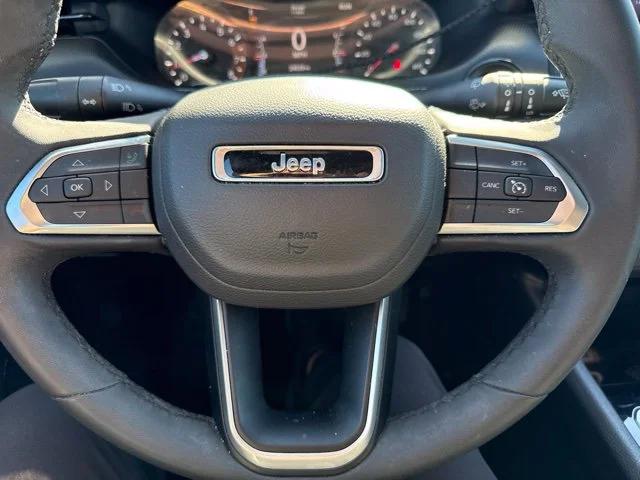 Used 2024 Silver Jeep Latitude image 14