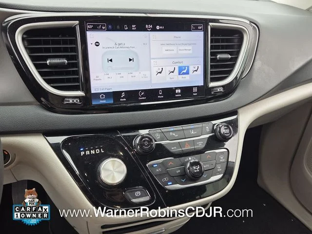 Used 2023 White Chrysler Touring L image 21