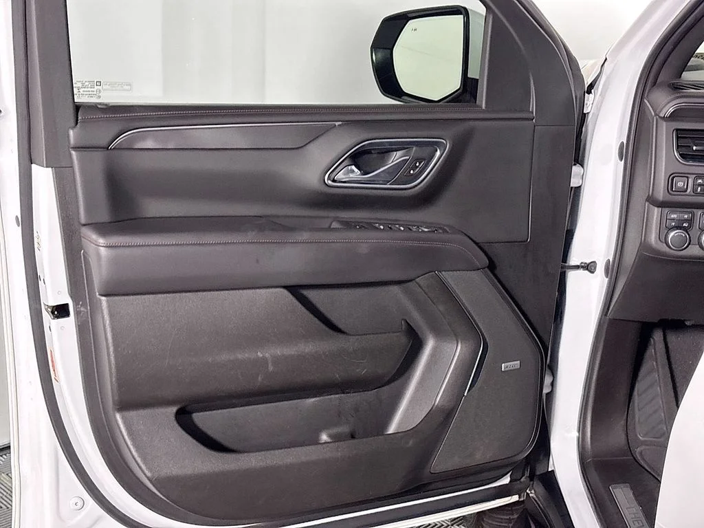 Used 2021 White Chevrolet RST image 10
