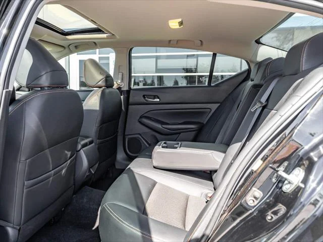 Used 2020 Black Nissan SR FWD image 18