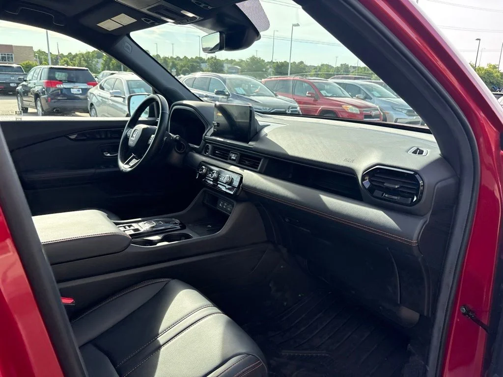 Used 2025 Red Honda TrailSport image 27