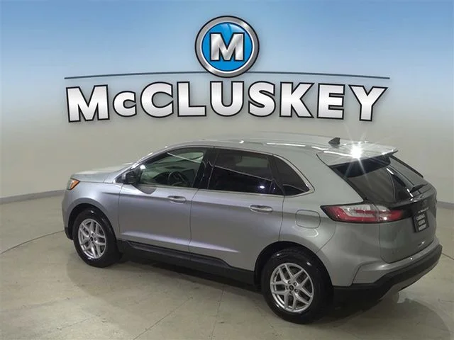 Used 2024 Silver Ford SEL image 28