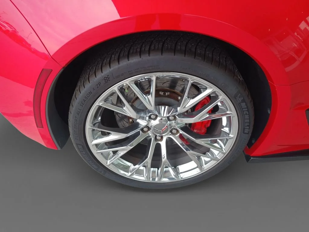 Used 2015 TORCH RED Chevrolet Z06 2LZ image 10