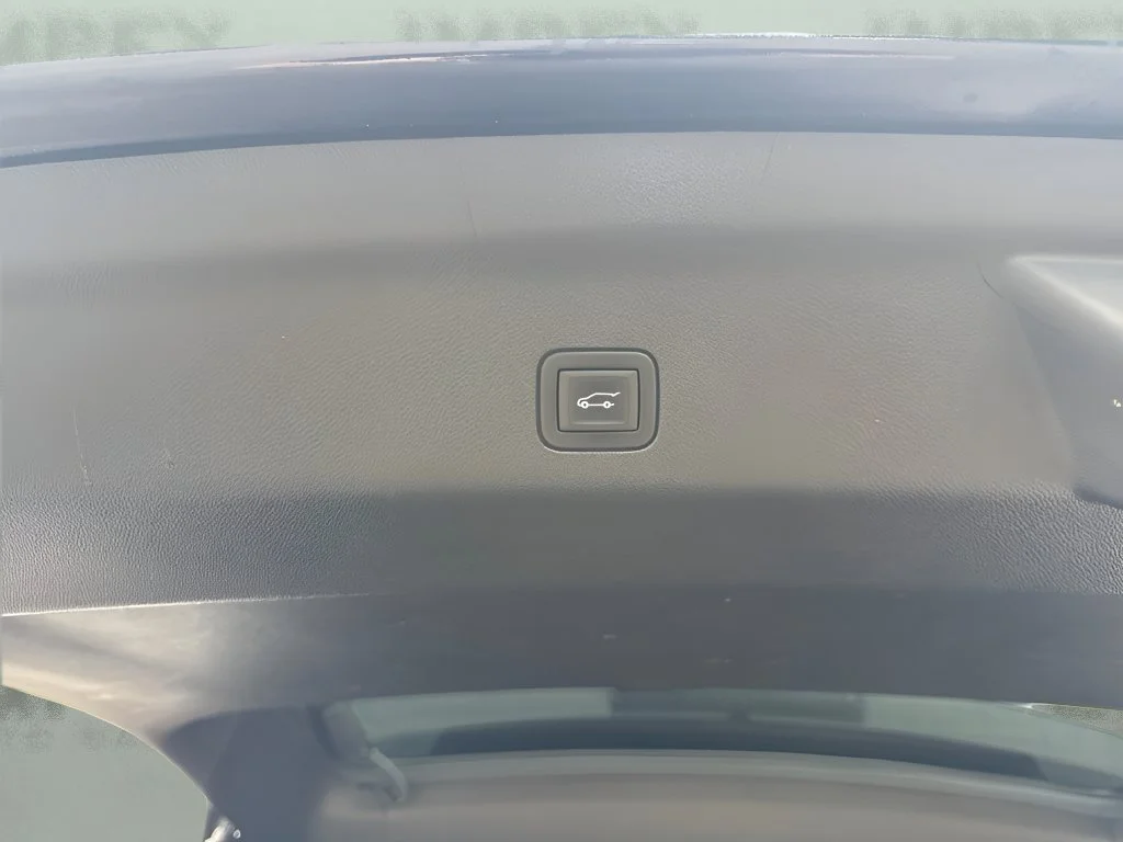 Used 2023 Black Chevrolet Z71 image 36
