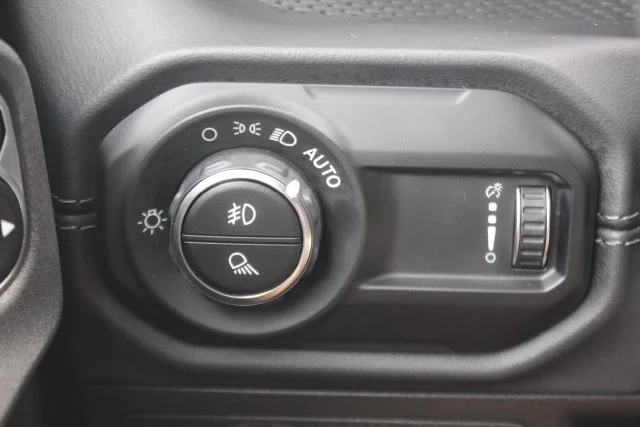 Used 2026 Green Jeep Mojave image 15