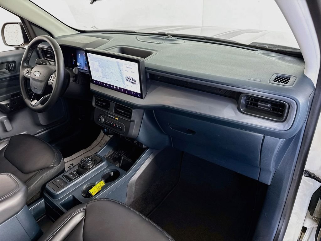 Used 2025 Sand Ford Lariat image 30