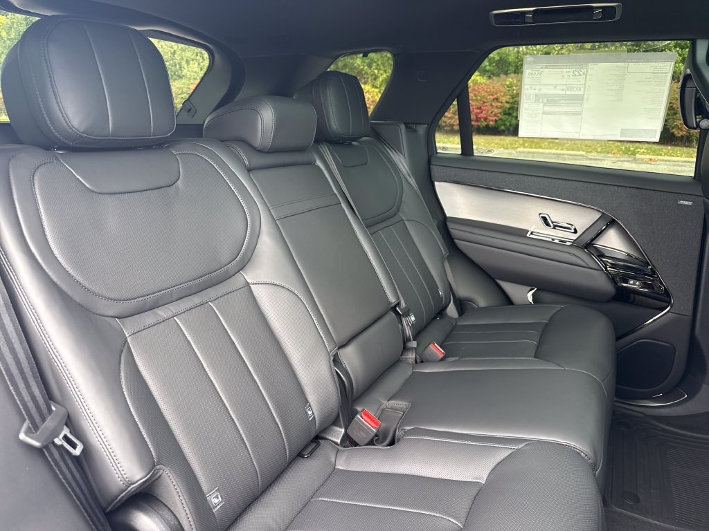 New 2027 Varesine Blue Land Rover Dynamic SE image 18