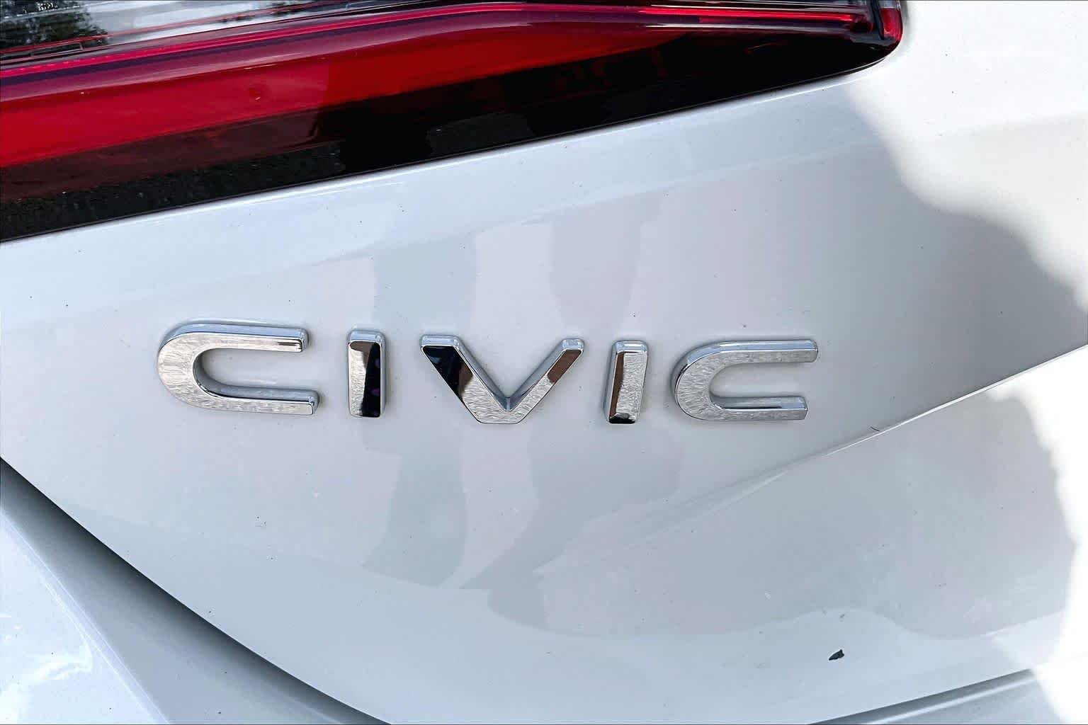 Used 2022 Platinum White Pearl Honda Sport image 30