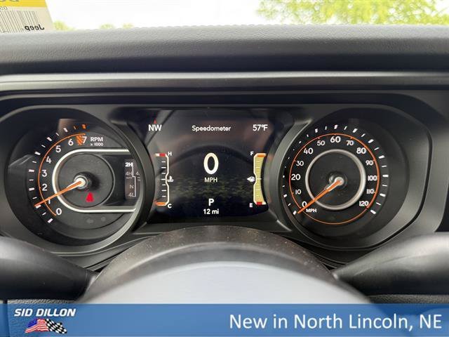 New 2026 Bright White Clear-Coat Exterior Paint Jeep Mojave X image 9