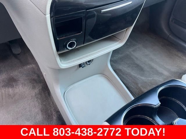 Used 2014 Red Toyota LE image 24