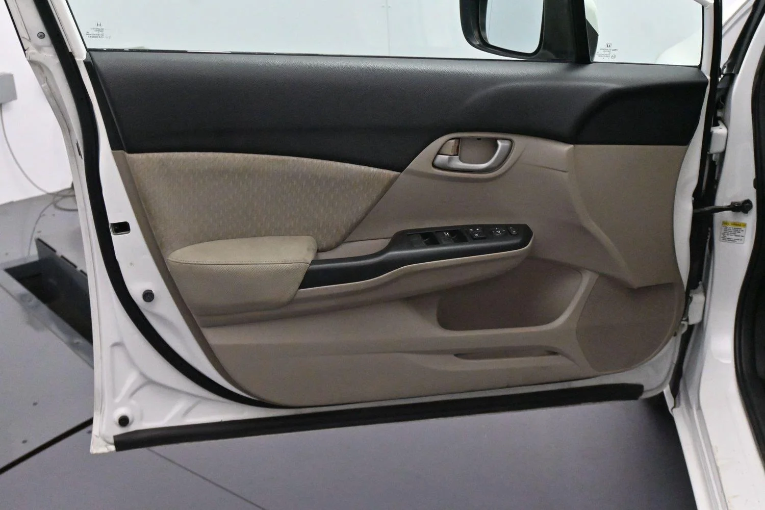 Used 2015 Taffeta White Honda LX image 10