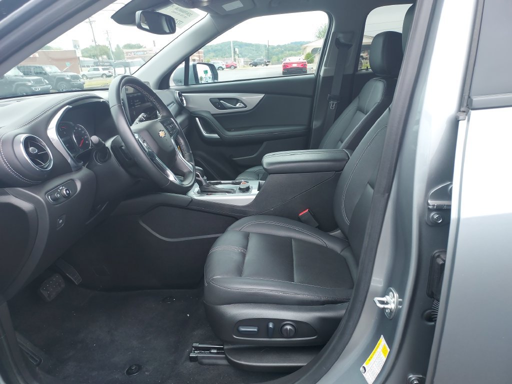 Used 2024 Gray Chevrolet LT image 13