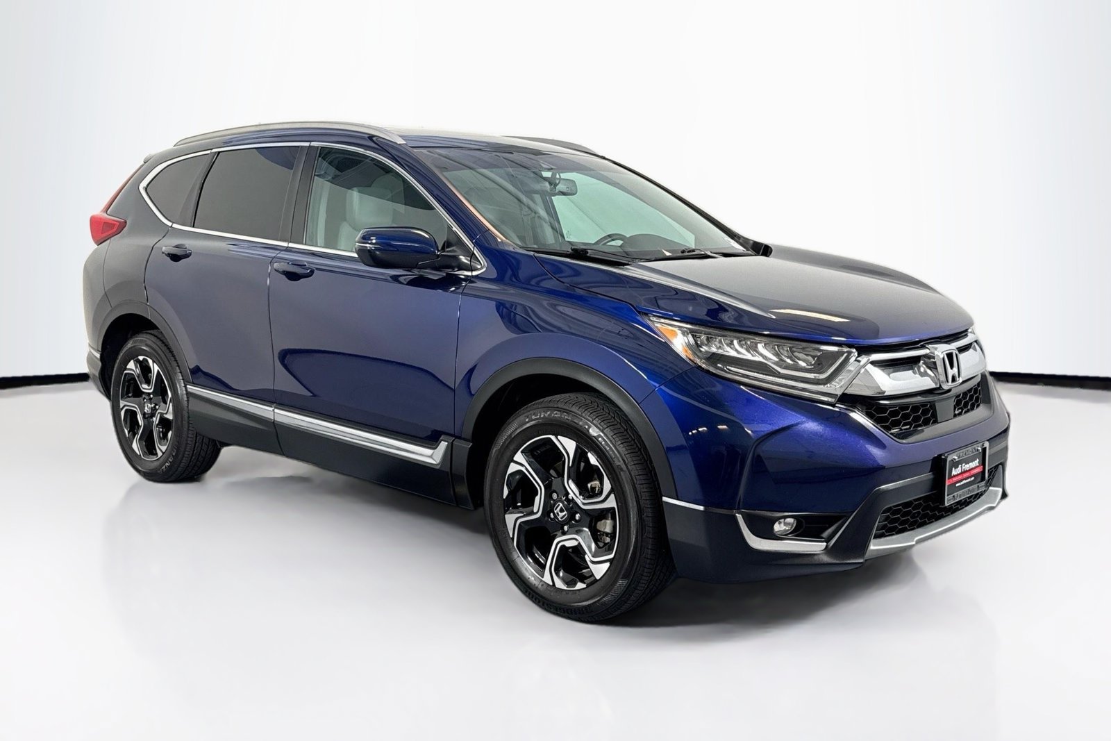 Used 2018 Obsidian Blue Pearl Honda Touring image 3
