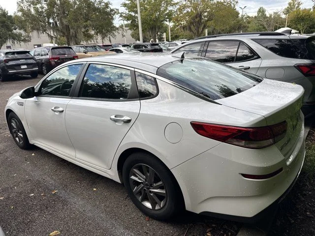 Used 2019 White Kia LX image 4