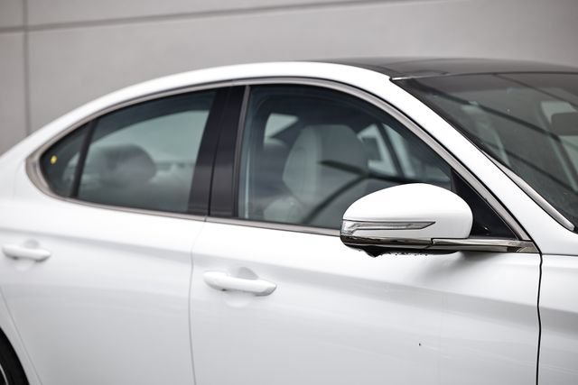 Used 2025 Alta White Genesis 3.3T Sport Advanced image 5
