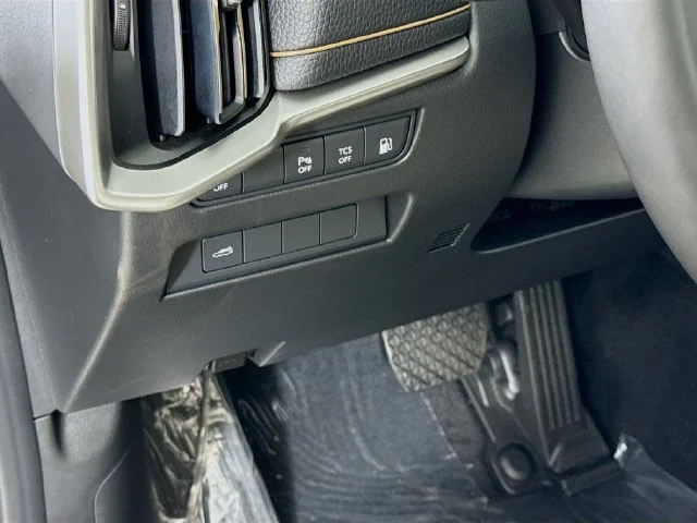 Used 2025 Gray Mazda Preferred image 10