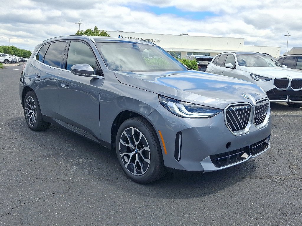 Used 2026 Skyscraper Grey Metallic BMW 30 xDrive image 2