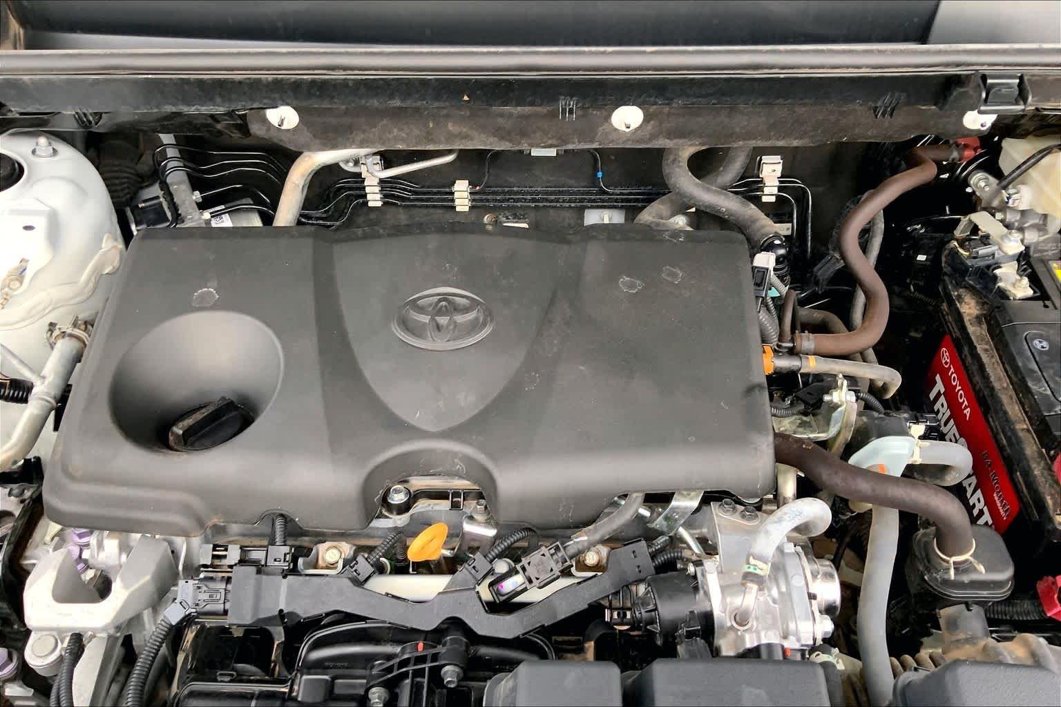 Used 2023 Ice Cap Toyota XLE image 32