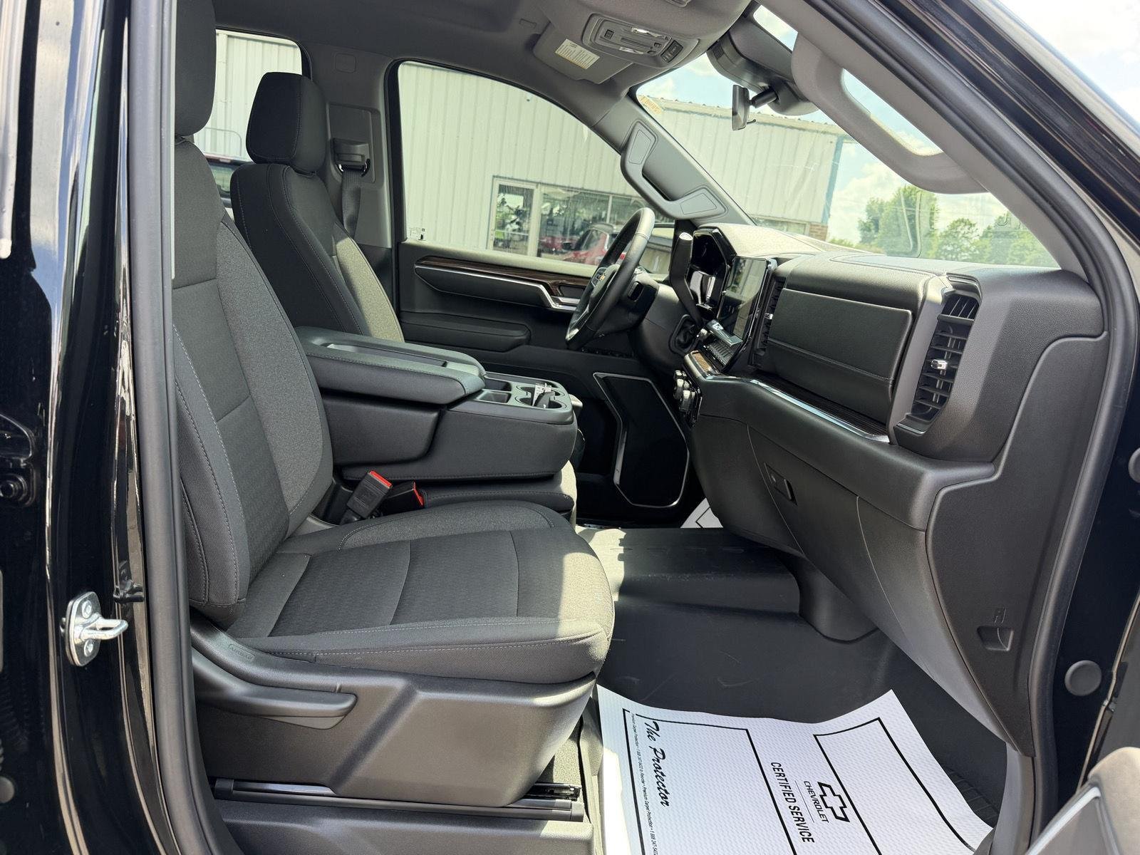 Used 2025 Black Chevrolet LT image 21