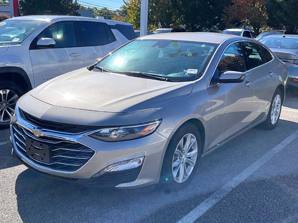 Used 2025 Gray Chevrolet LT image 3
