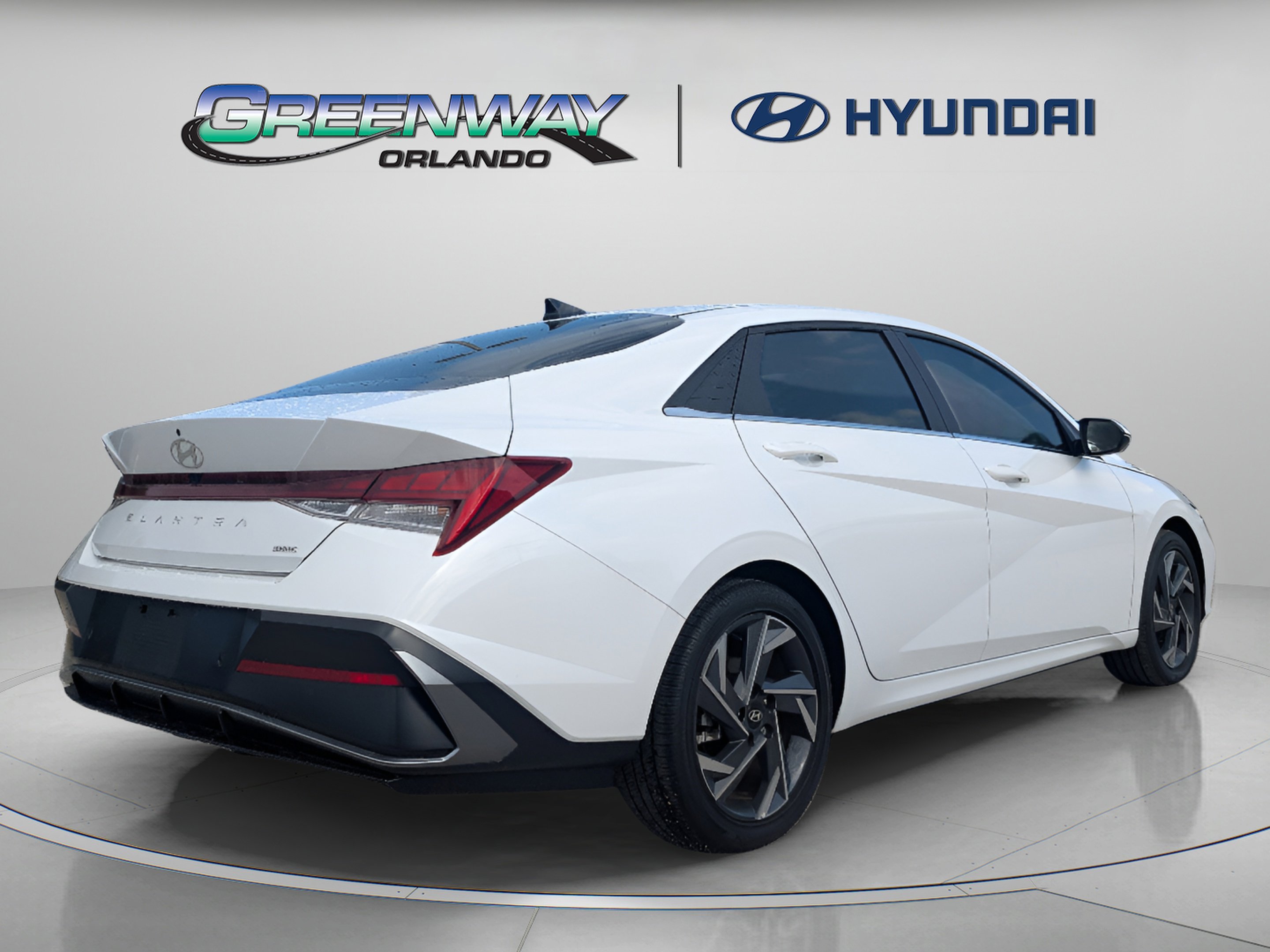 2024 Hyundai Elantra Limited - Photo 9