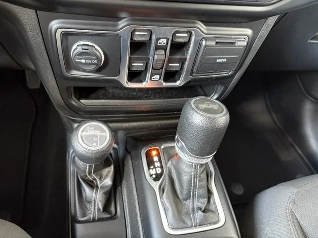 Used 2023 White Jeep Sahara image 19