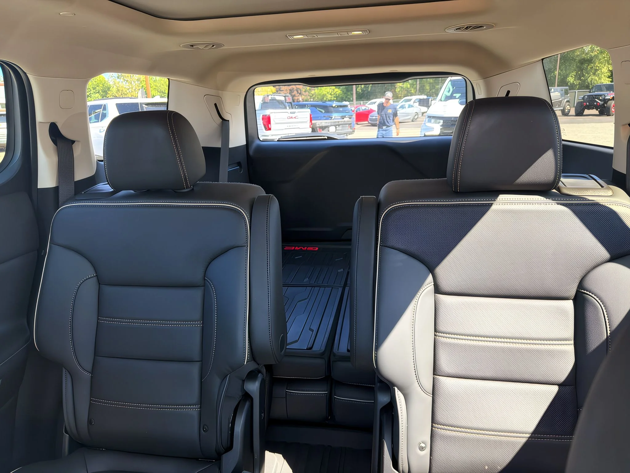 2022 GMC Acadia Denali - Photo 6