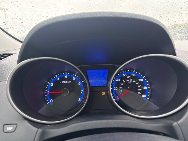 Used 2013 Silver Hyundai GLS image 12